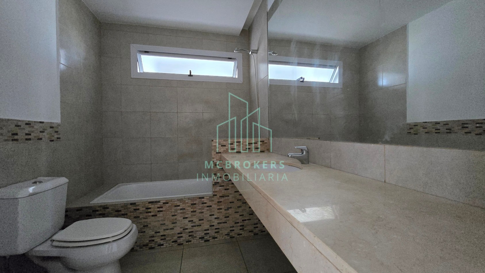 IMPRESIONANTE PISO DE 175 M2 CUBIERTOS SOBRE BV. GALVEZ