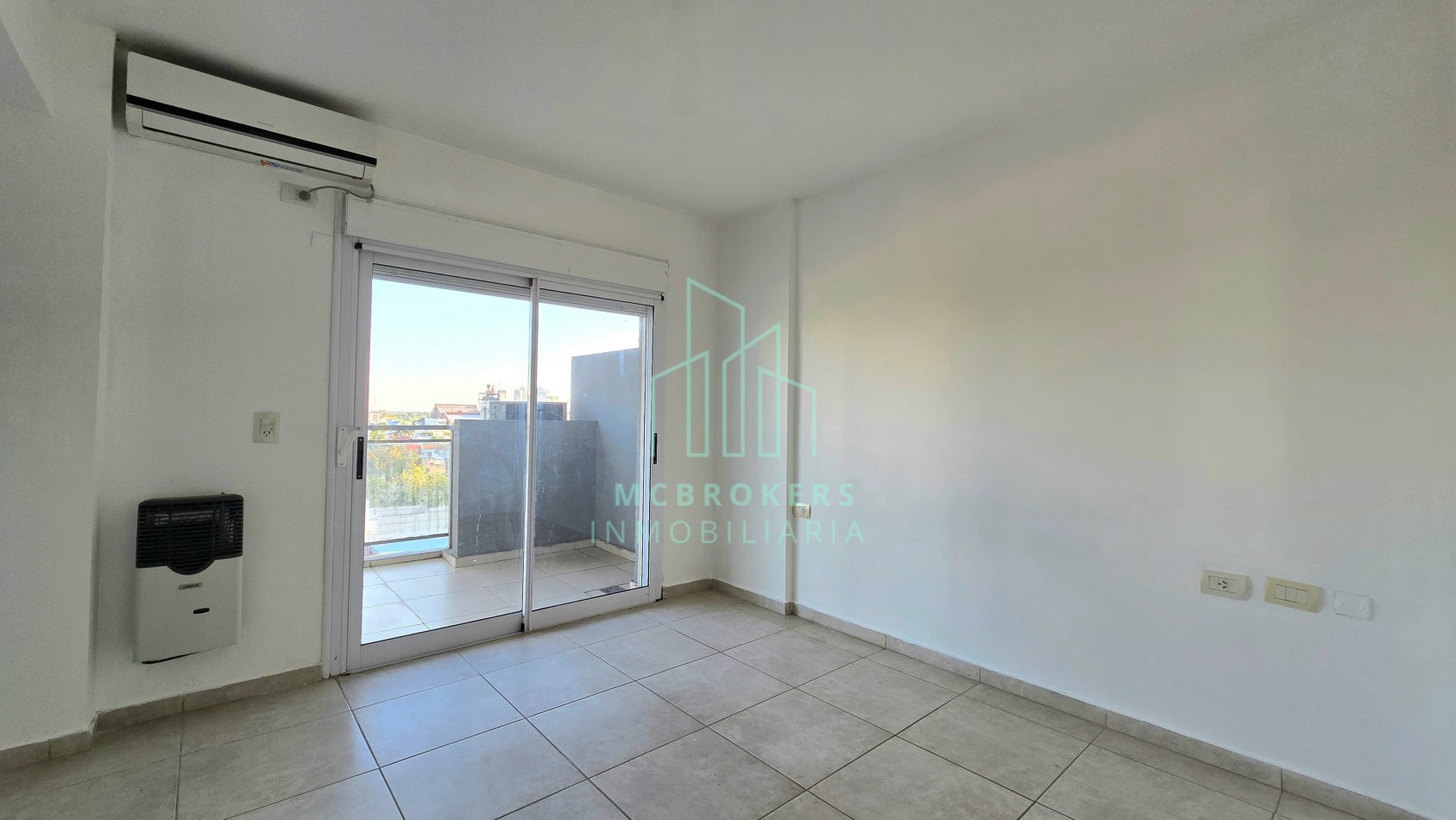 IMPRESIONANTE PISO DE 175 M2 CUBIERTOS SOBRE BV. GALVEZ