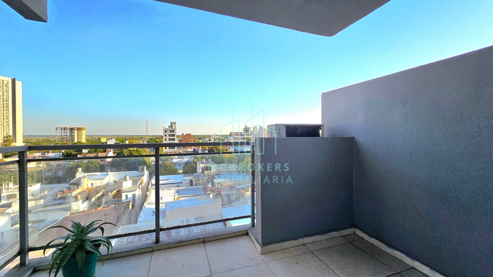 IMPRESIONANTE PISO DE 175 M2 CUBIERTOS SOBRE BV. GALVEZ