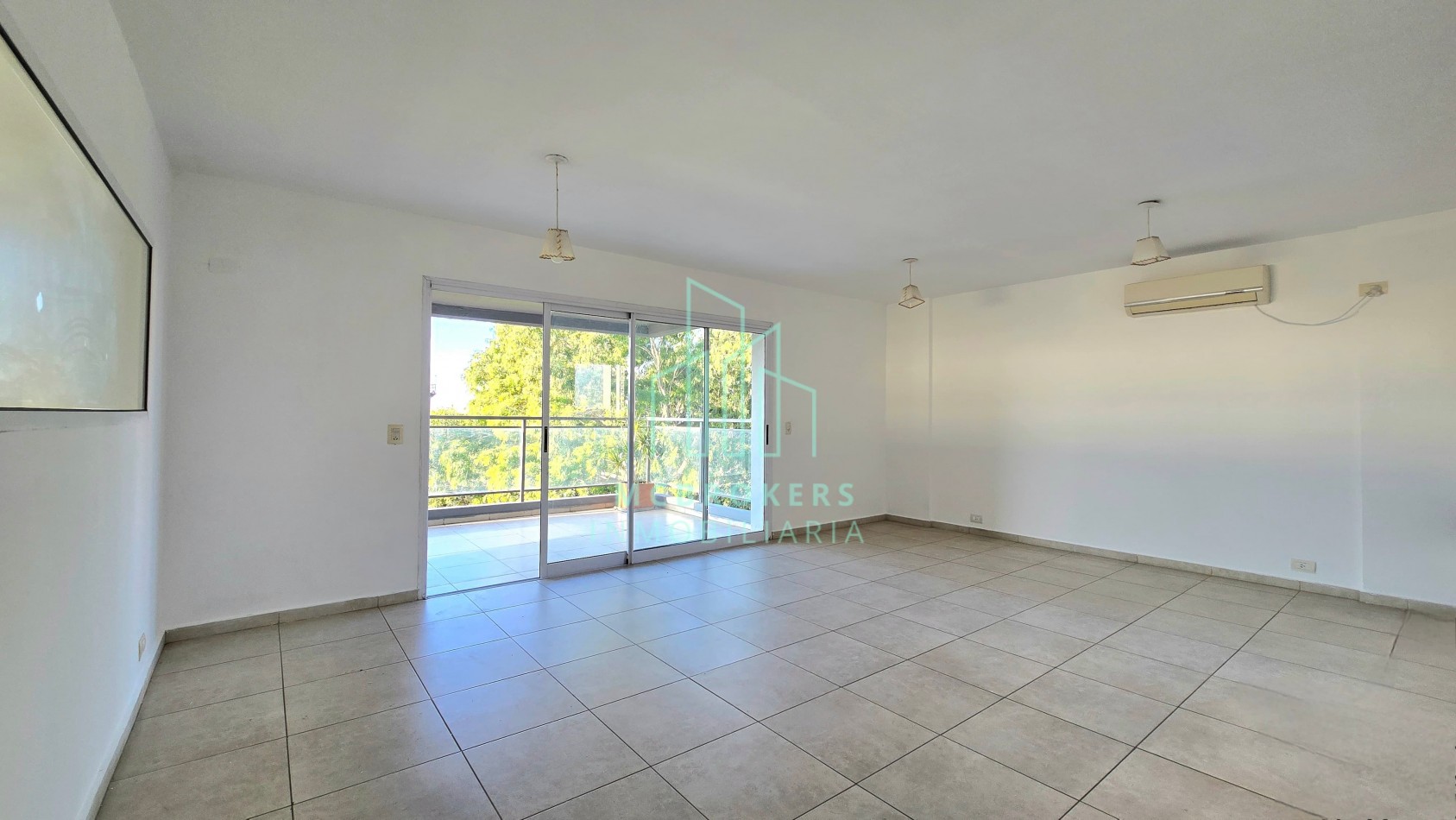 IMPRESIONANTE PISO DE 175 M2 CUBIERTOS SOBRE BV. GALVEZ