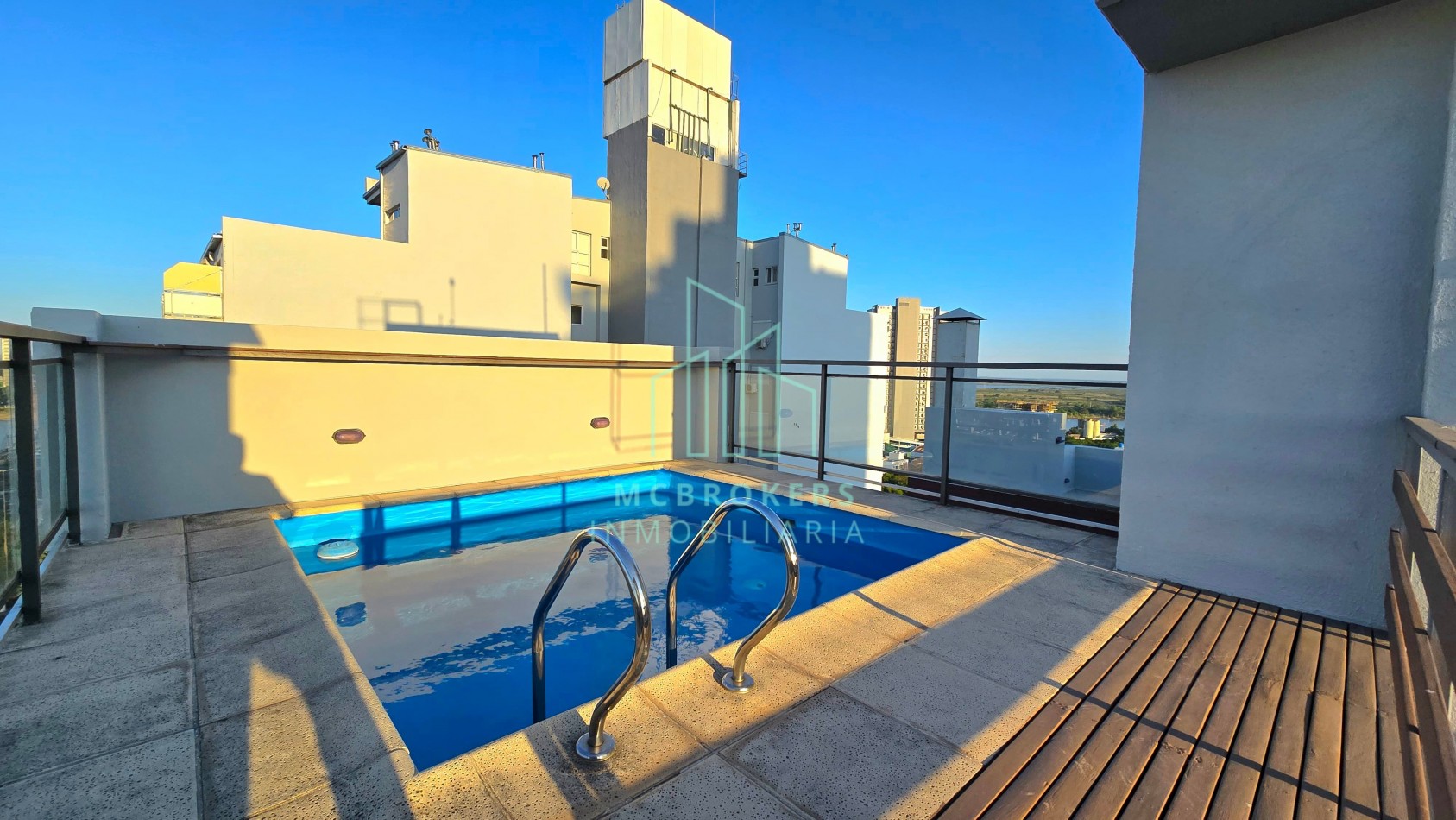 IMPRESIONANTE PISO DE 175 M2 CUBIERTOS SOBRE BV. GALVEZ