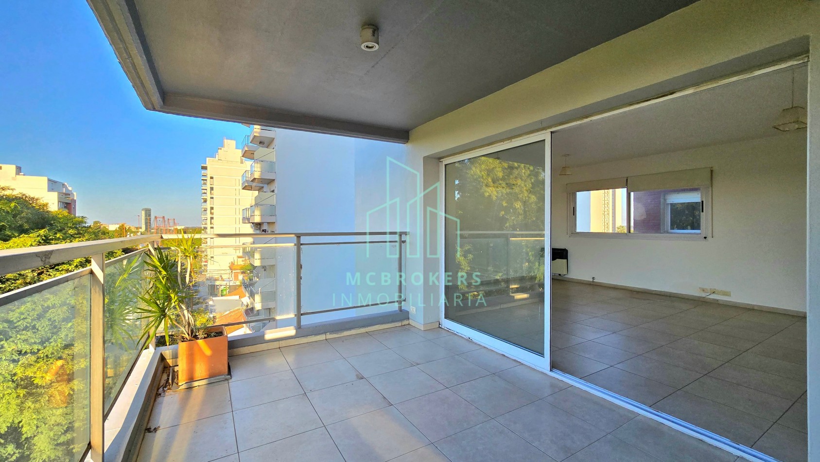 IMPRESIONANTE PISO DE 175 M2 CUBIERTOS SOBRE BV. GALVEZ