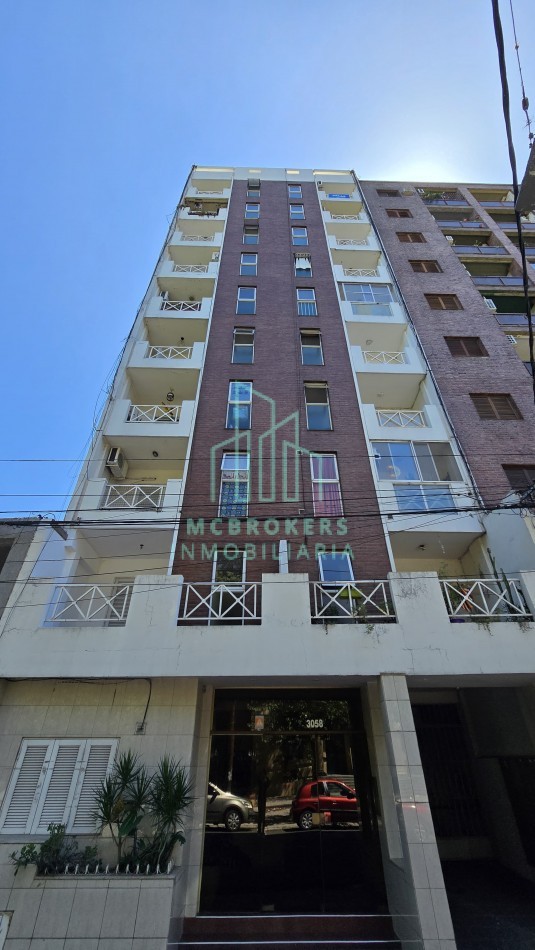 Departamento al frente con cochera