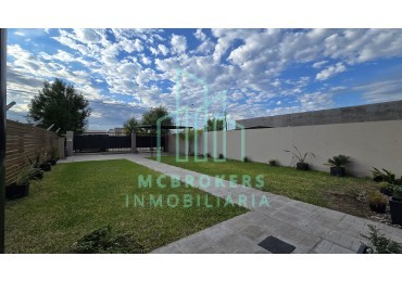 Impecable casa en Praderas 3
